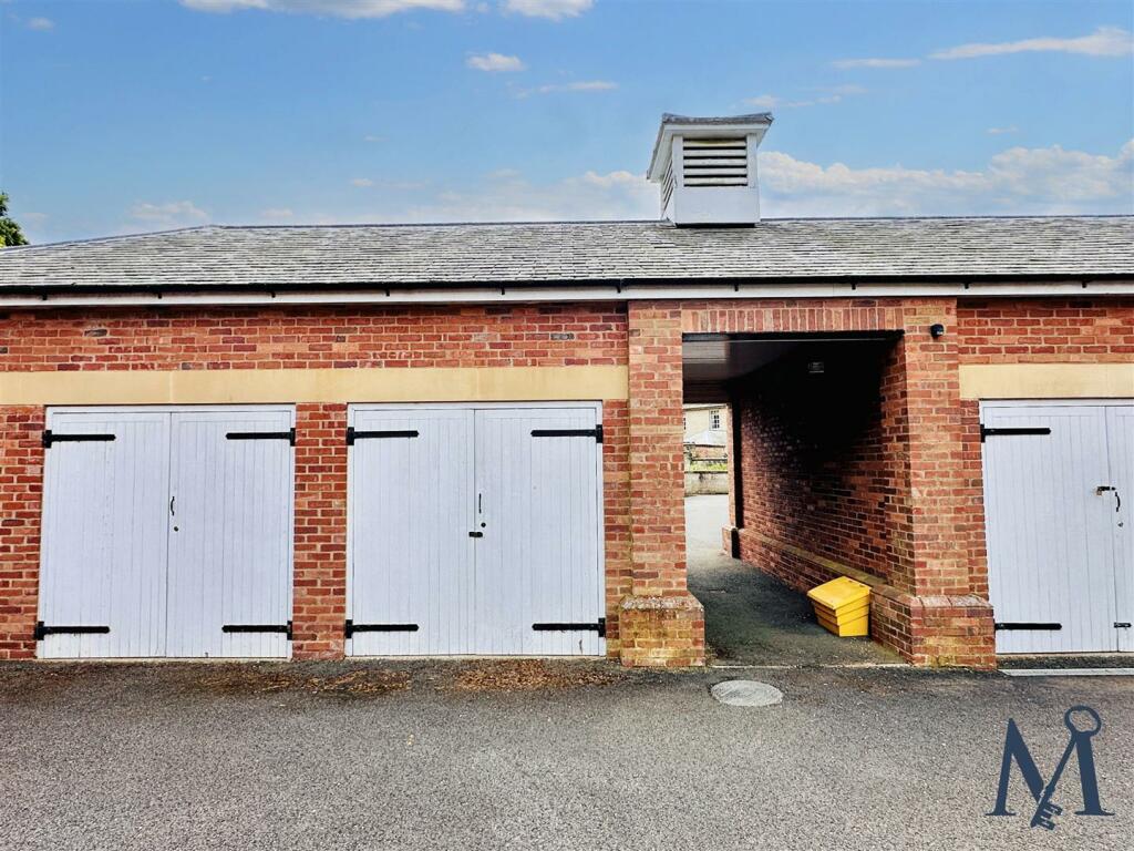Large Single Garage