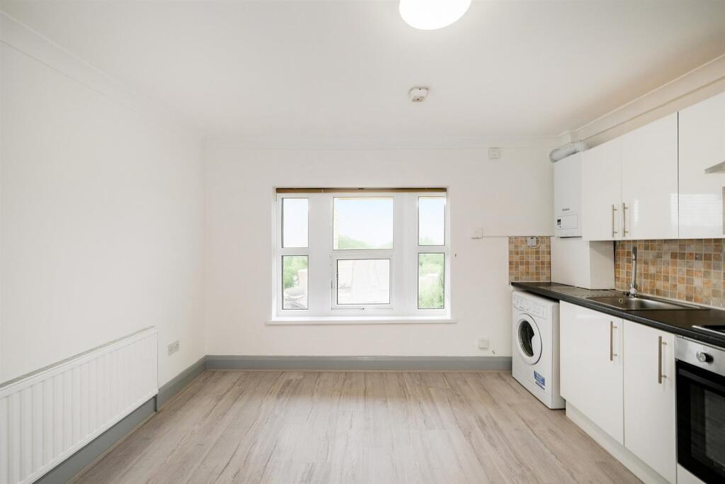 20 North Birkbeck Road - Flats 2, 3, 4-43_web.jpg