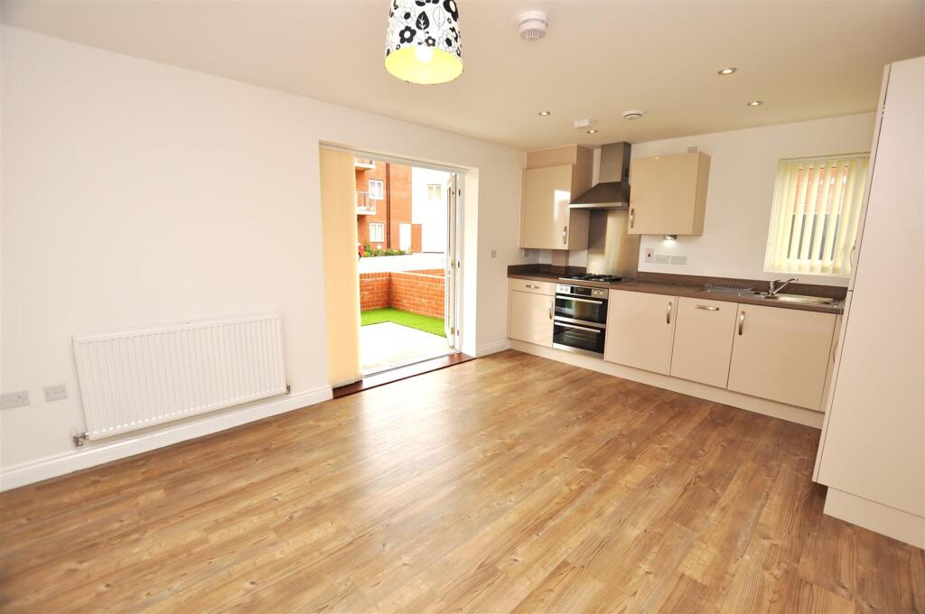 kitchen 2.jpg