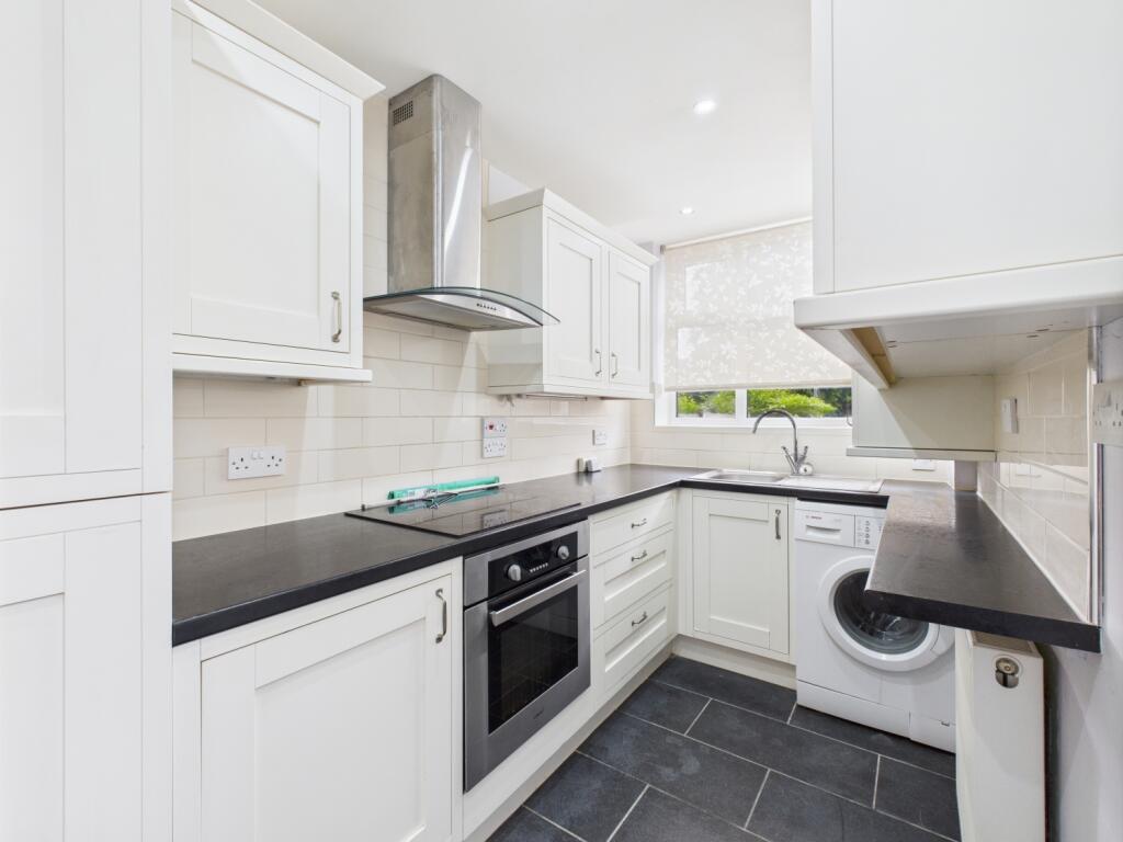 CAM03729G0-PR0058-STILL003