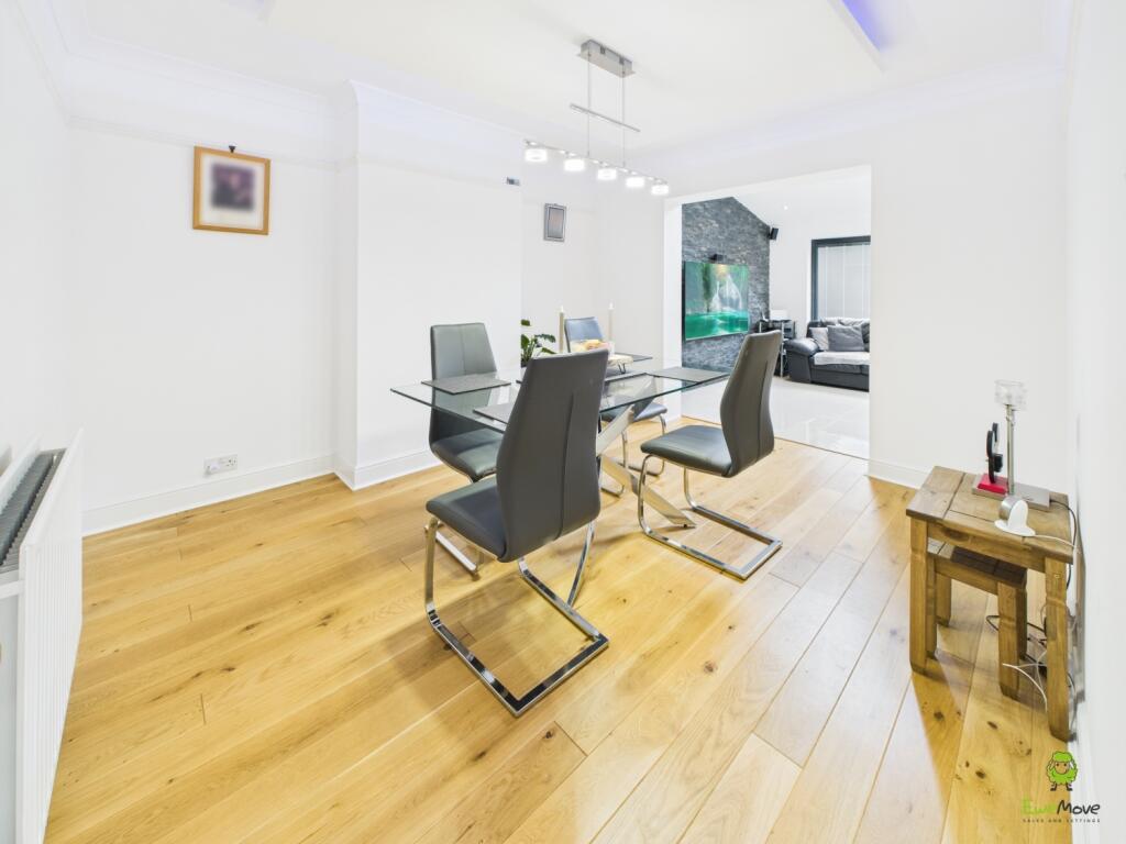 Presented by Clinton at EweMove Bexleyheath and Da