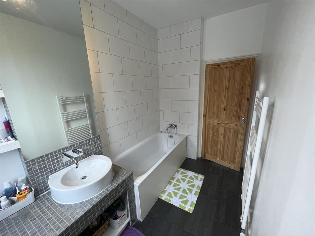 Bathroom Aspect 2.jpg
