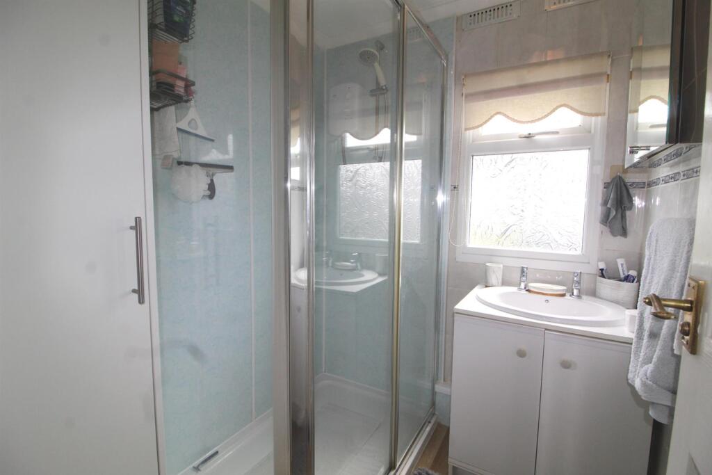 Shower Room edit.jpg