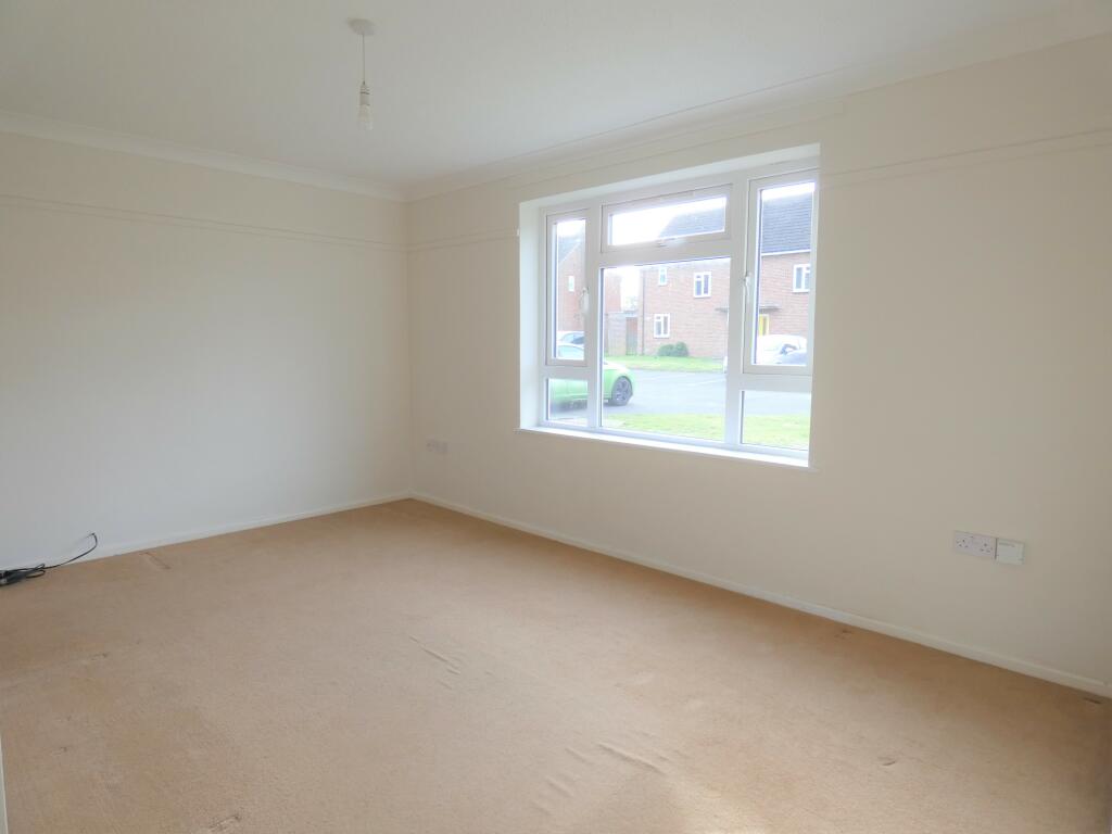 Pic 3 Living Room.JPG