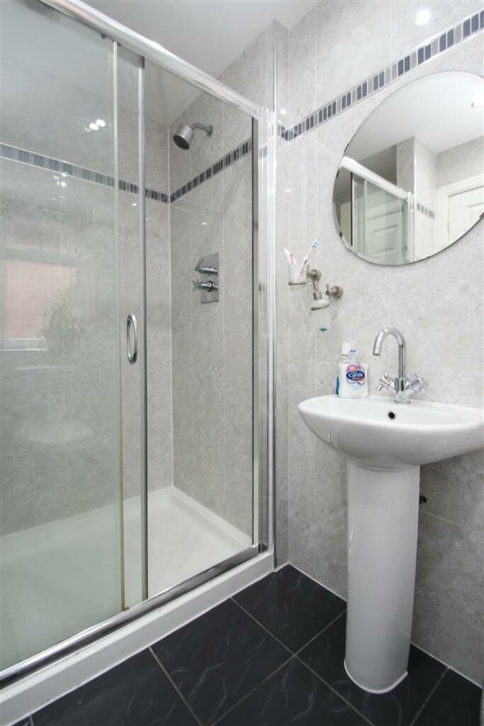 Bedroom 1 En-Suite Aspect 1