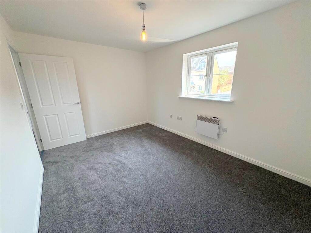 Bedroom 1c.jpg