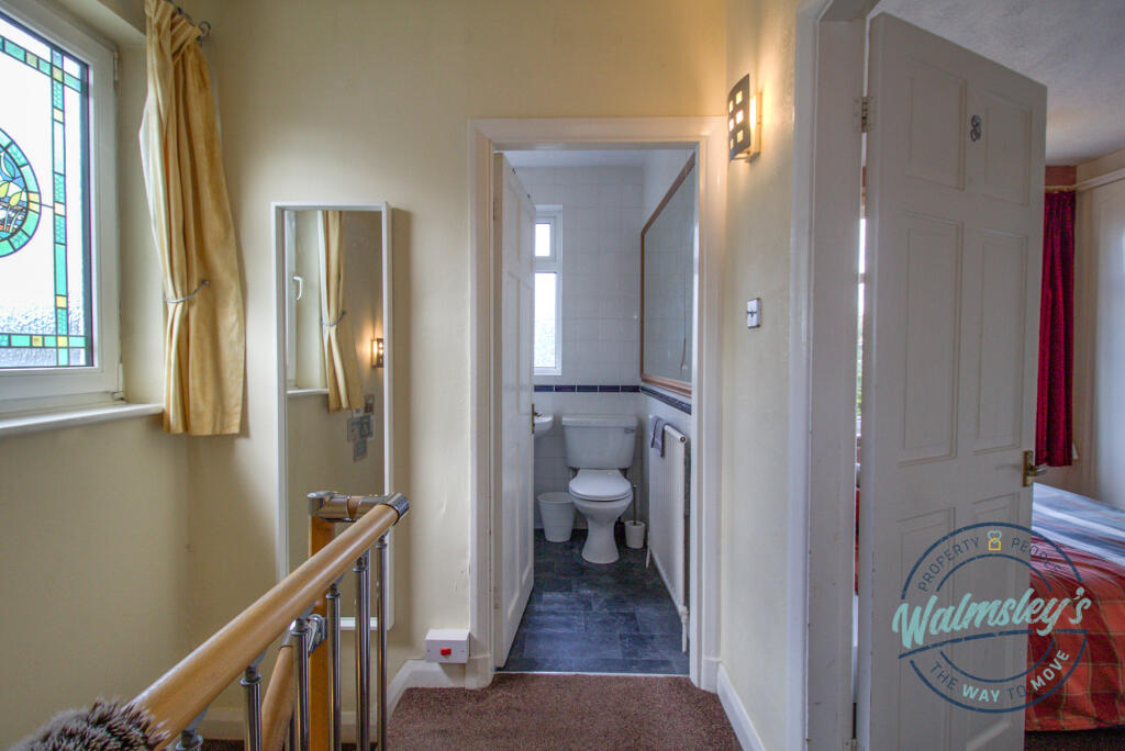 Landing &amp; bathroom