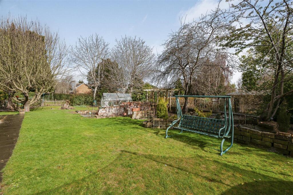 Hall Barn Cottage5.jpg