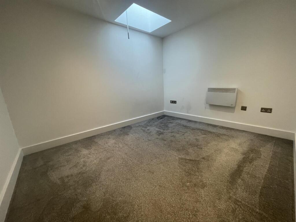 33 Market Court 2.jpg