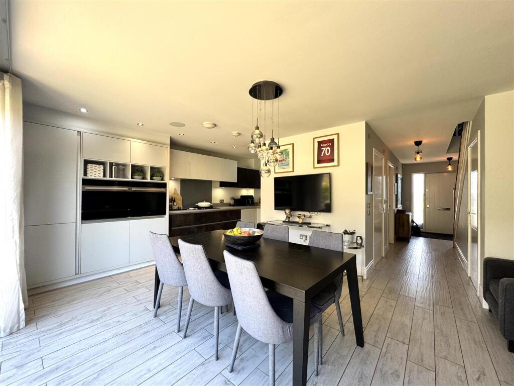 Dining Kitchen/Family Room