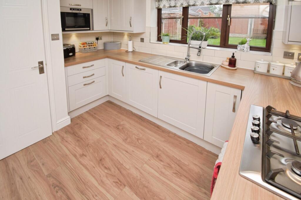 Well Fitted Kitchen