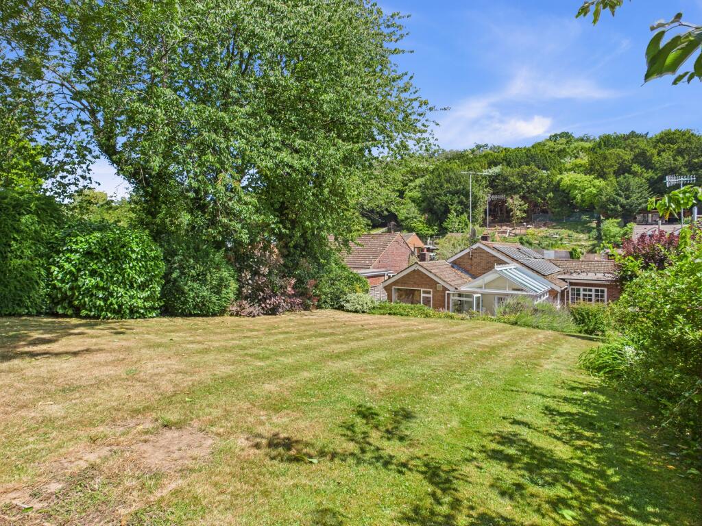 CAM01354G0-PR0550-STILL022