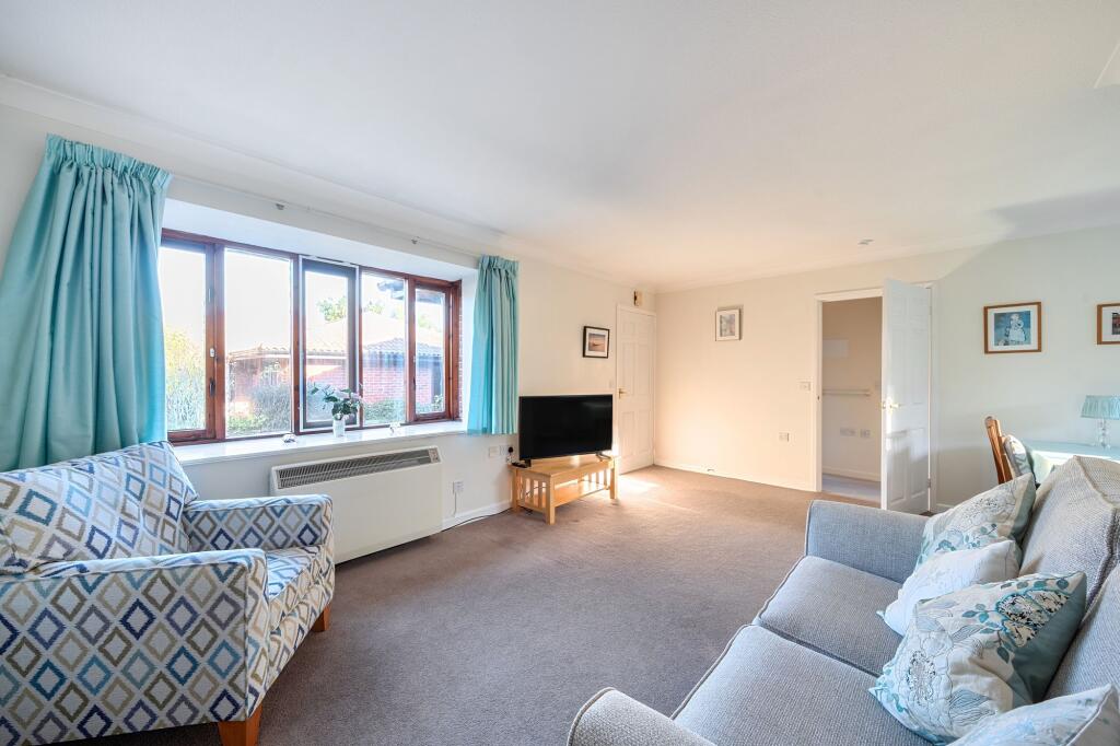 Oakmead Green, Epsom, KT18