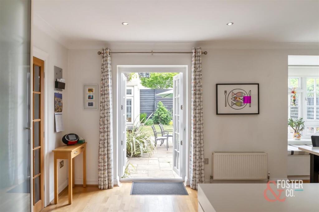 The Droveway, 22A-021.JPG