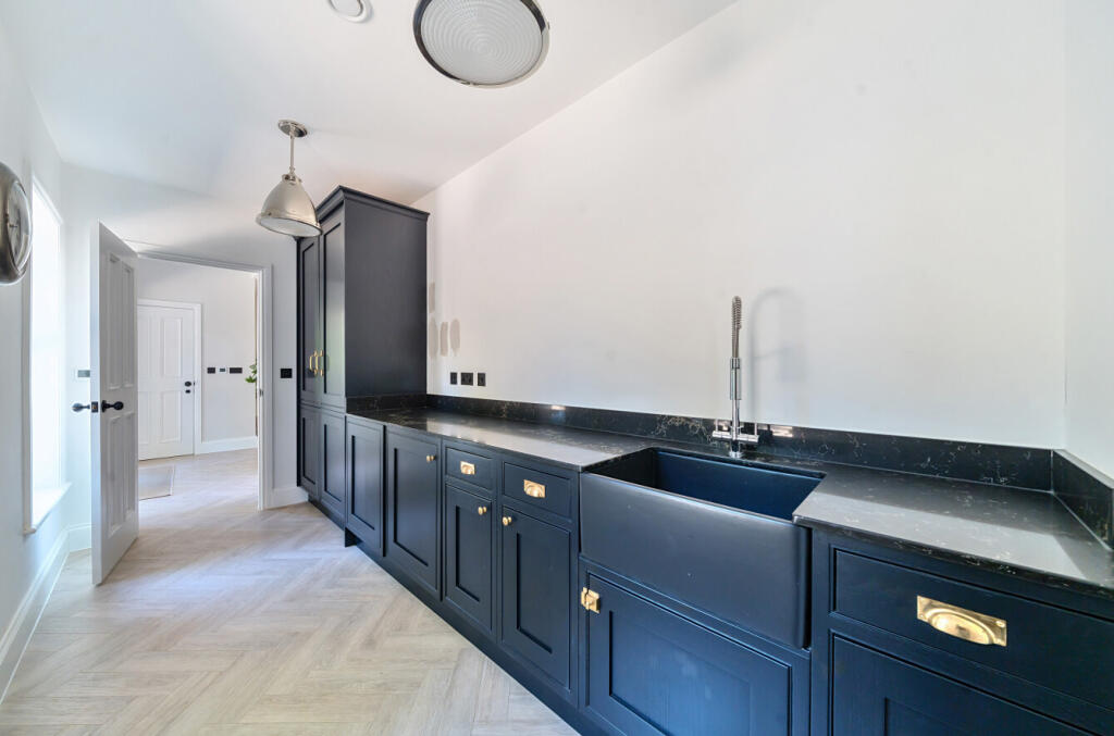 1311532-21-685407...