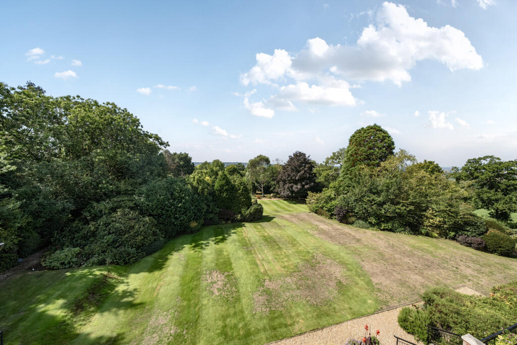 1339728-24-689b38...