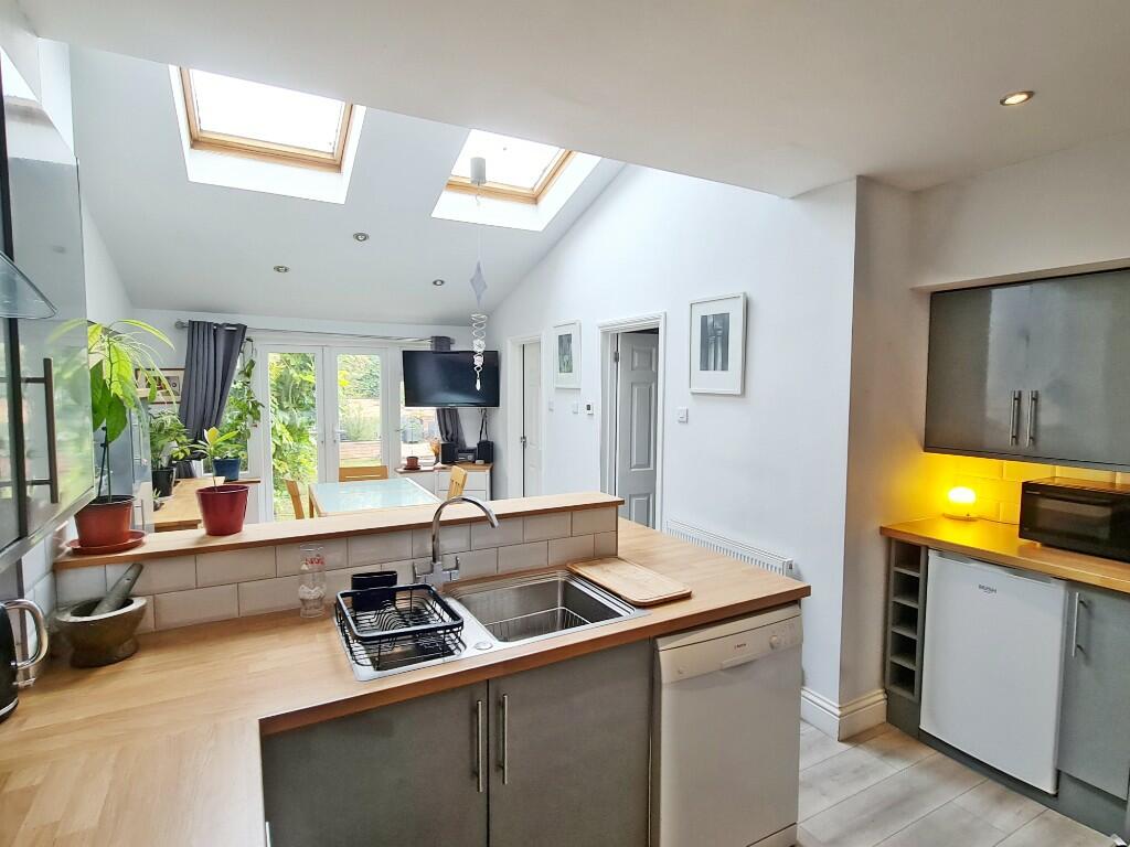 Kitchen/Breakfast Rm