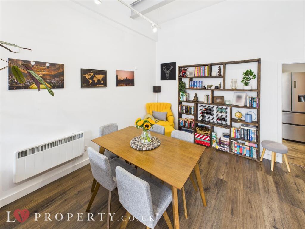 CAM05016G0-PR0090-ST