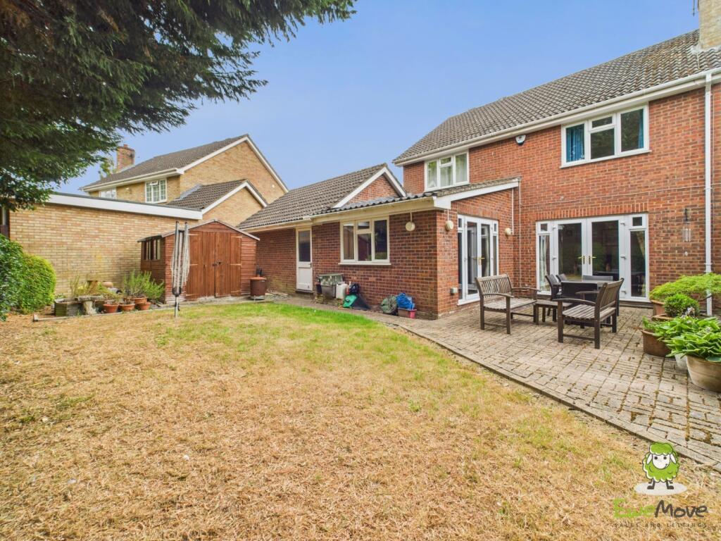 CAM03778G0-PR0261-STILL005