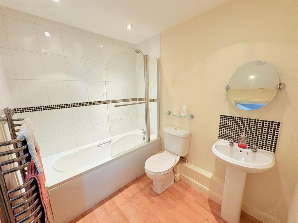 Main Bathroom