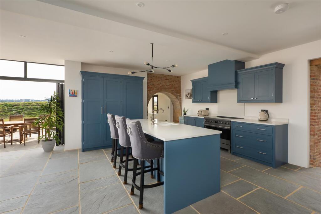 Lower Road, Teynham, Sittingbourne