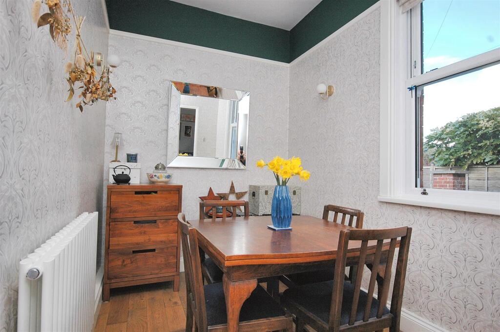 Dining Room.jpg