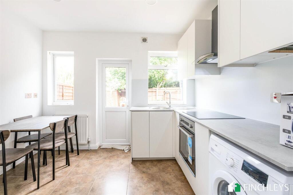 152squireslanelondonn32qt-9.jpg