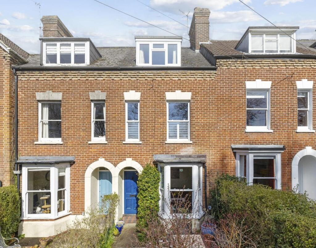 15 Wynd Terr Front.jpg