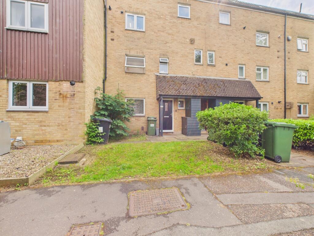 CAM01909G0-PR0346-STILL022