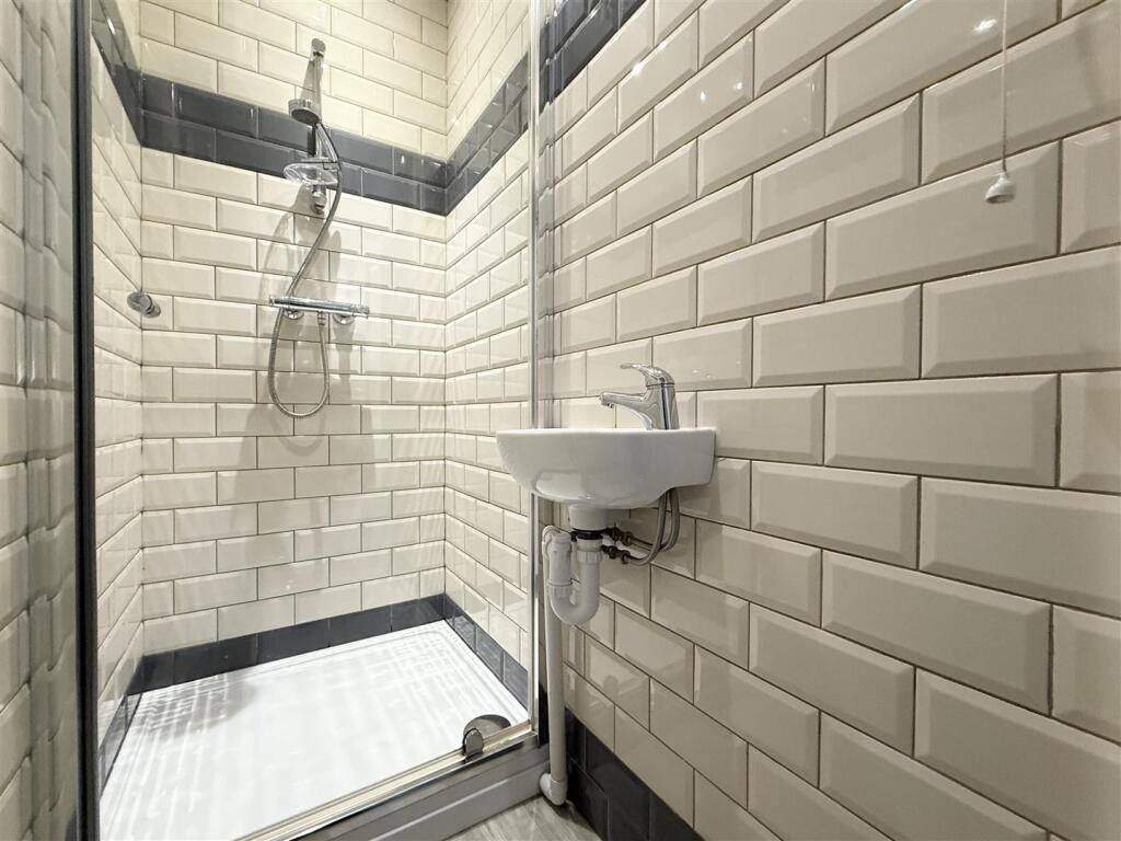 En Suite Shower Room
