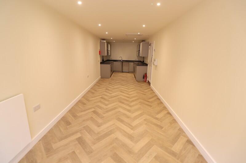 Communal Kitchen &amp; Living Area (1)