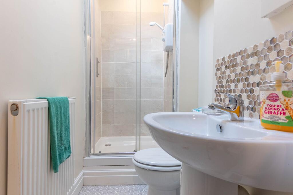 SHOWER ROOM