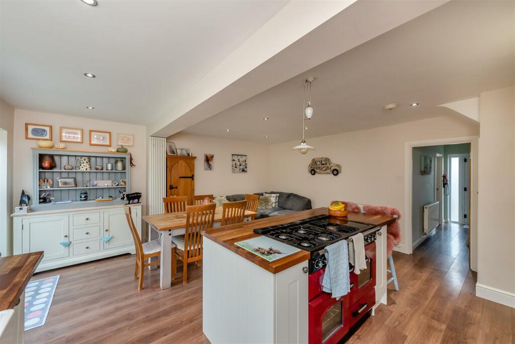 8627533-interior07.jpg