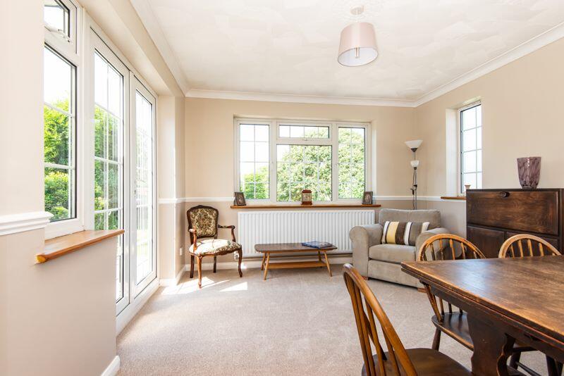 Dining Room/ Bed 4