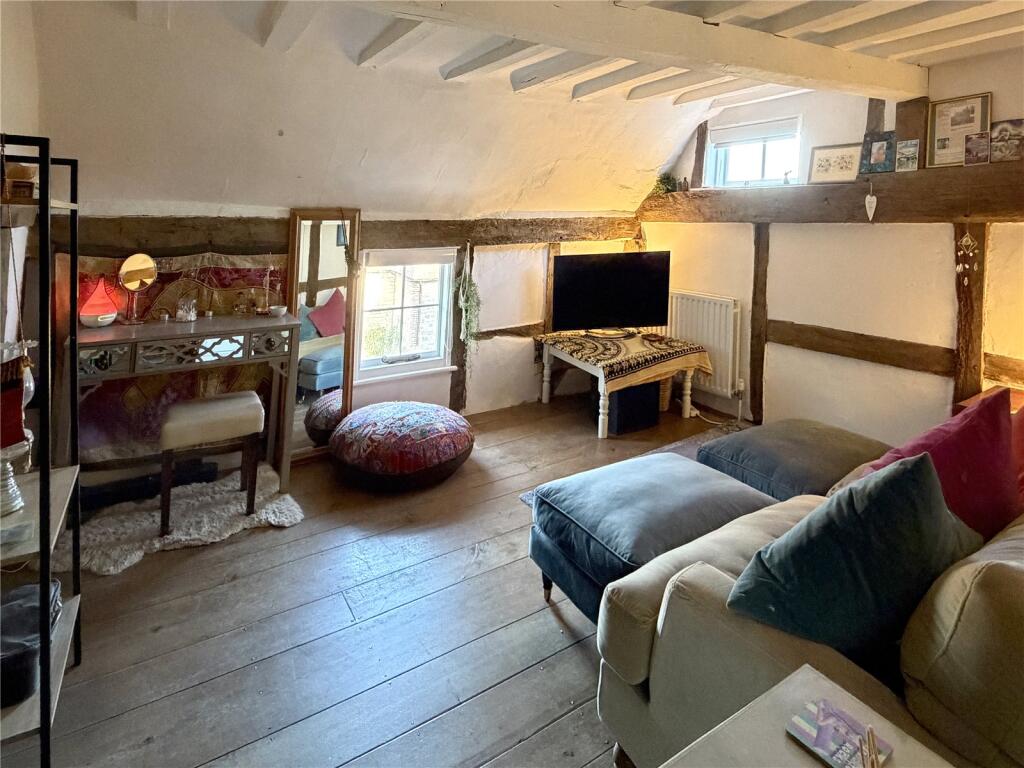 Sitting Room/Bedroom