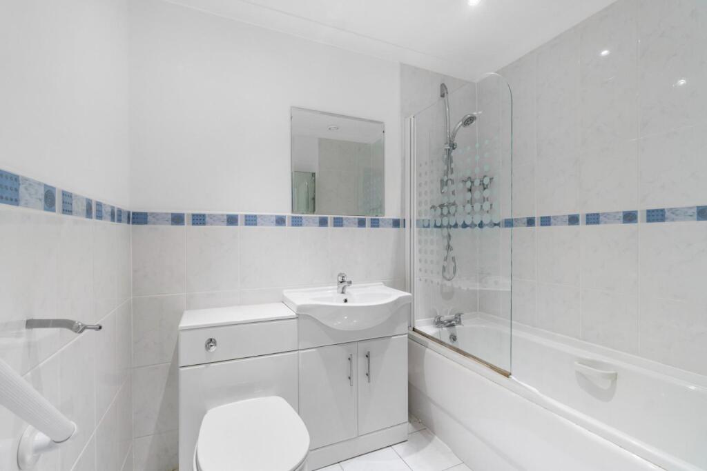 22_19 rosebank gardens, largs  (22).jpg