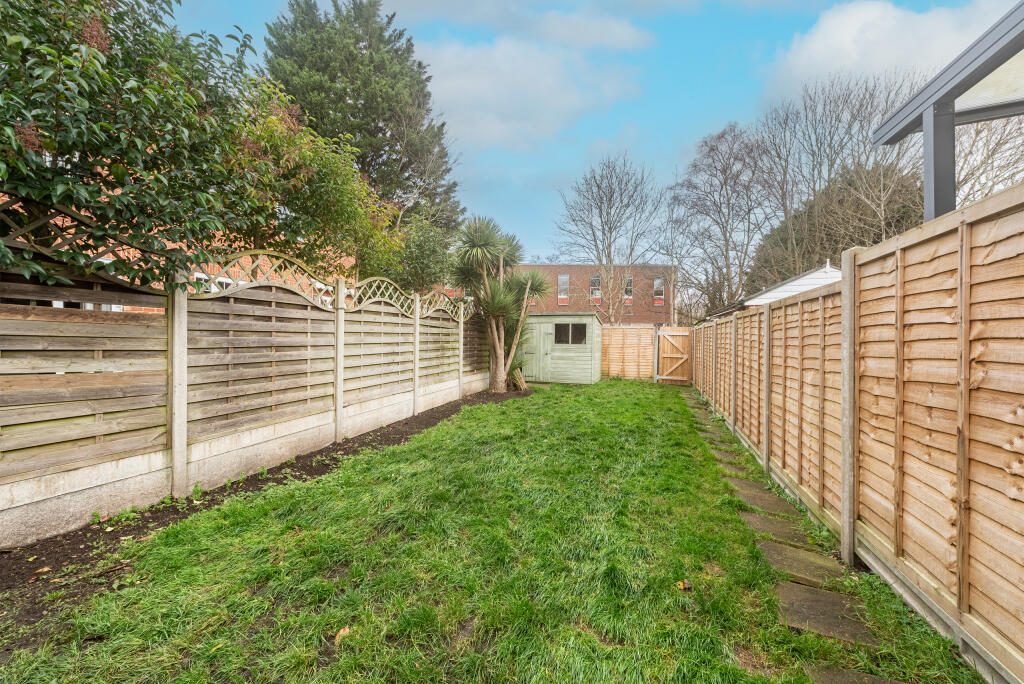 17VicarageRoad-28_bluesky