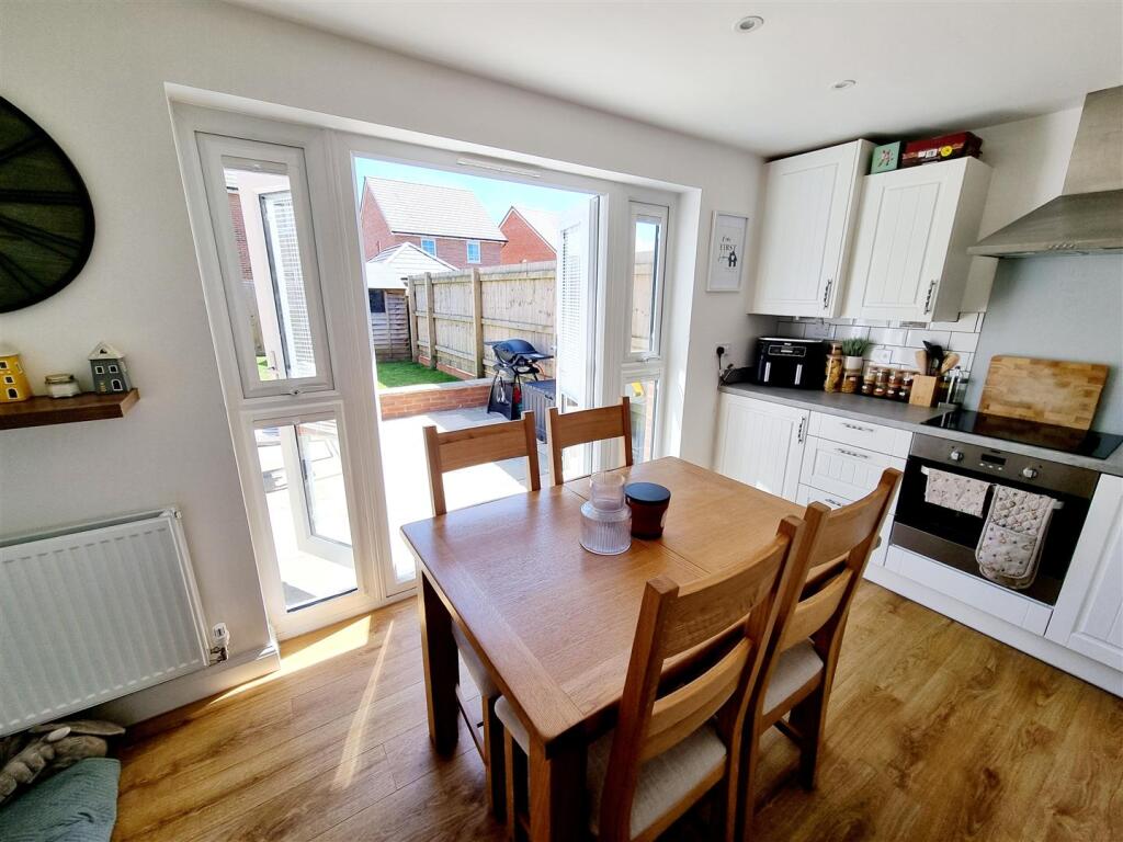 Dining area.jpg