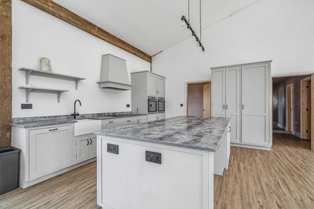 Stonebridge Barn, Church Road, Earsham, Bungay, NR35 2TL