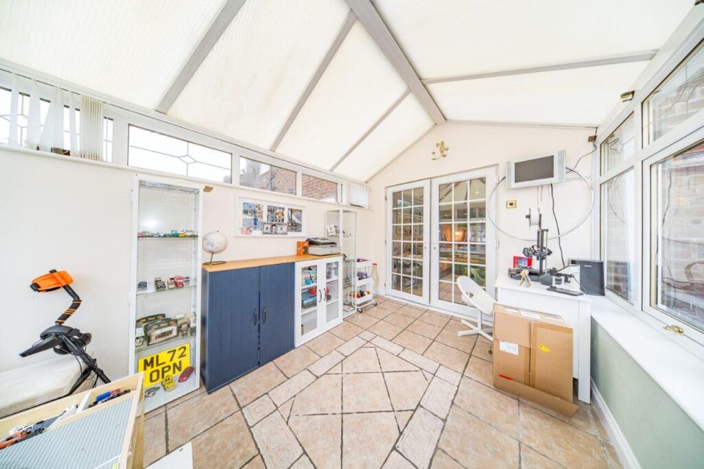 53 Walpole Ave conservatory.jpg