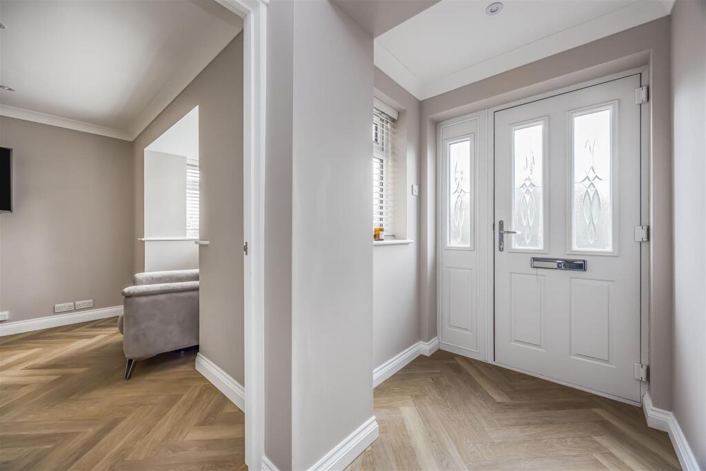 88 James Copse Road, Horndean-PorticoMarketing-Sol