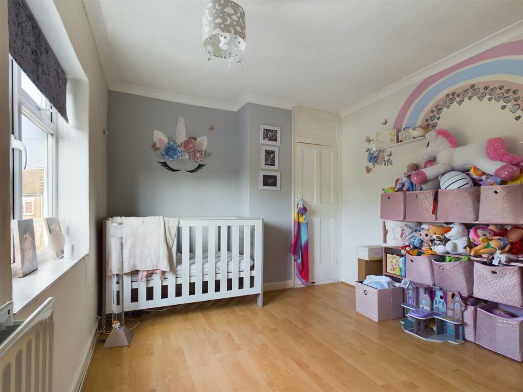 Bedroom 2 Pic 3.jpg