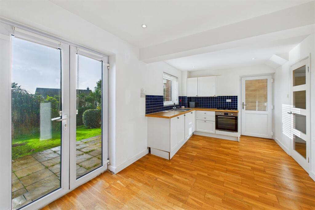 Curlew Close, Pentire