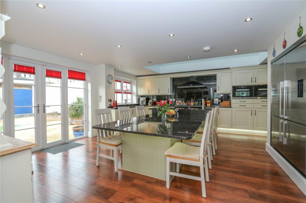 Kitchen/Breakfast Rm