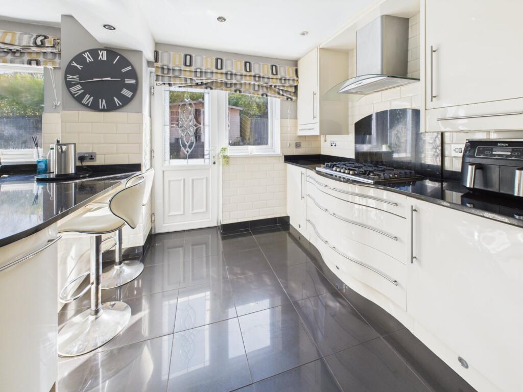 Breakfasting Kitchen