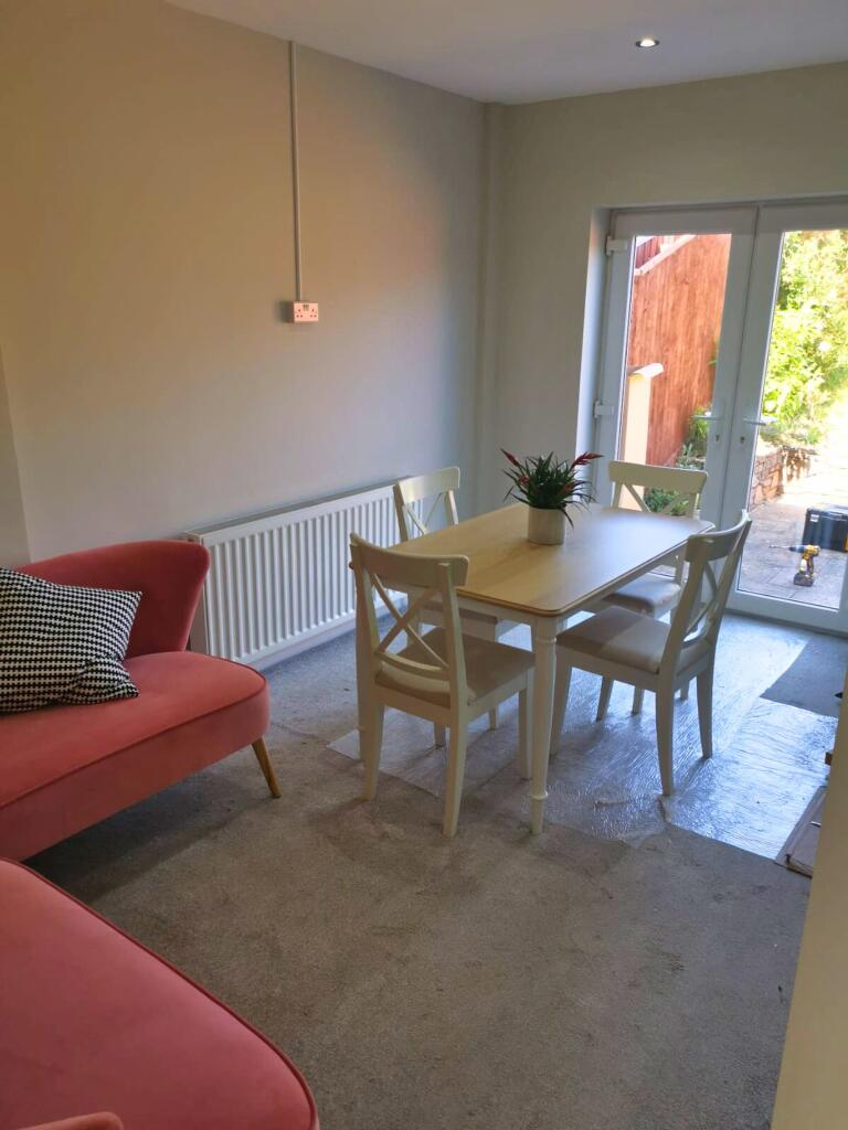 Kitchen/lounge