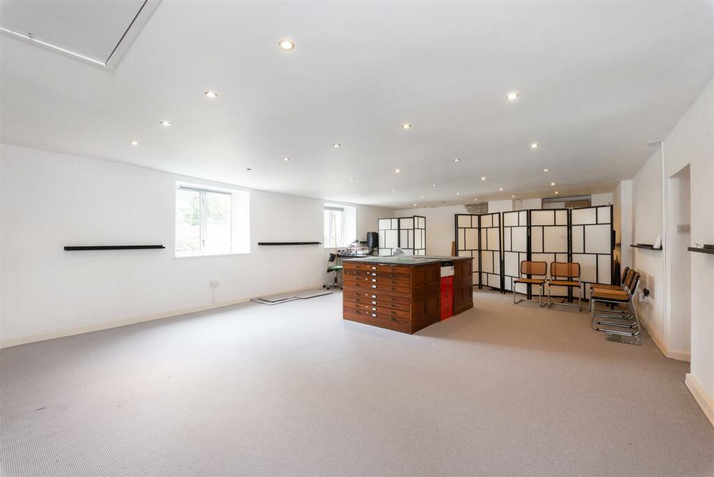 Gallery II.jpg