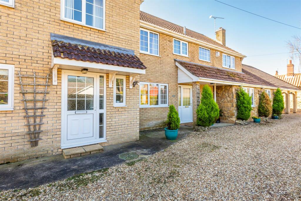 15 High Street, Scampton LN1 2SE-5.jpg