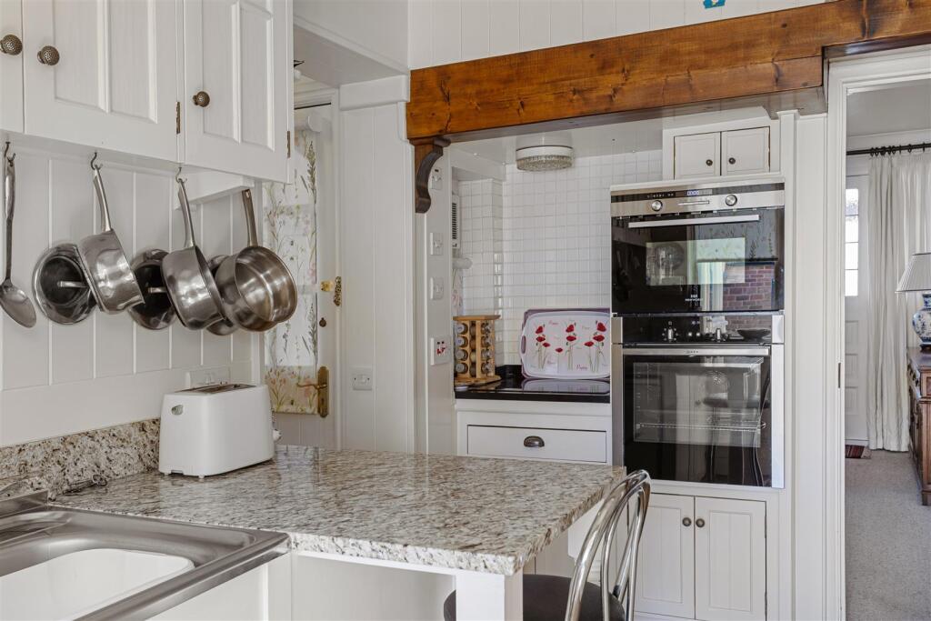 49_Greencliffe_Drive_34.jpg