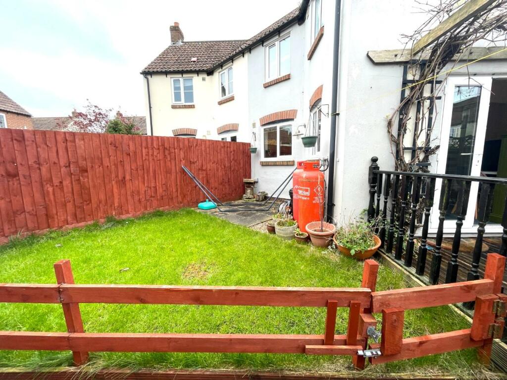 Rear Garden Tow.JPG
